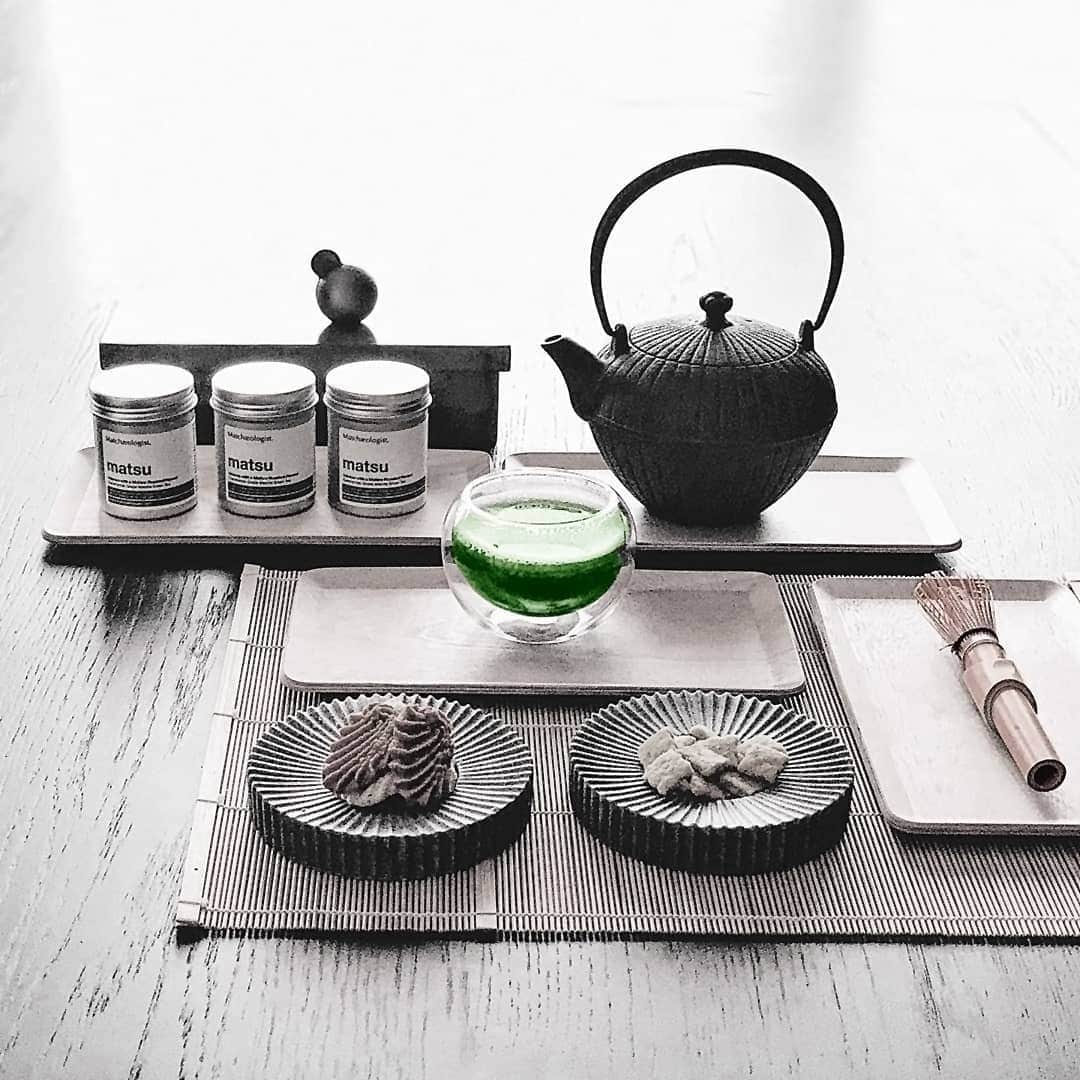 Matchæologist®さんのインスタグラム写真 - (Matchæologist®Instagram)「Afternoon Moment of #Zen 🙏 completed with a cup of freshly brewed #Matcha 🍵 — special thanks to @atsukodesignworks  @matchaeologist_jp for sharing with us this beautiful #MatchaRitual shot featuring our Matsu™ Ceremonial Matcha 🌿 and Matcha Brewing Kit! . The Matchaeologist Matcha Brewing Kit combines our signature artisanal grade matcha Matsu™ 🍃 with a carefully selected assortment of handcrafted matcha-ware products curated and designed to balance traditional ceremonial values with contemporary functionality. ✨ . Visit Matchaeologist.com (link in bio) 👉 @Matchaeologist . Matchæologist® #Matchaeologist Matchaeologist.com」11月19日 1時57分 - matchaeologist
