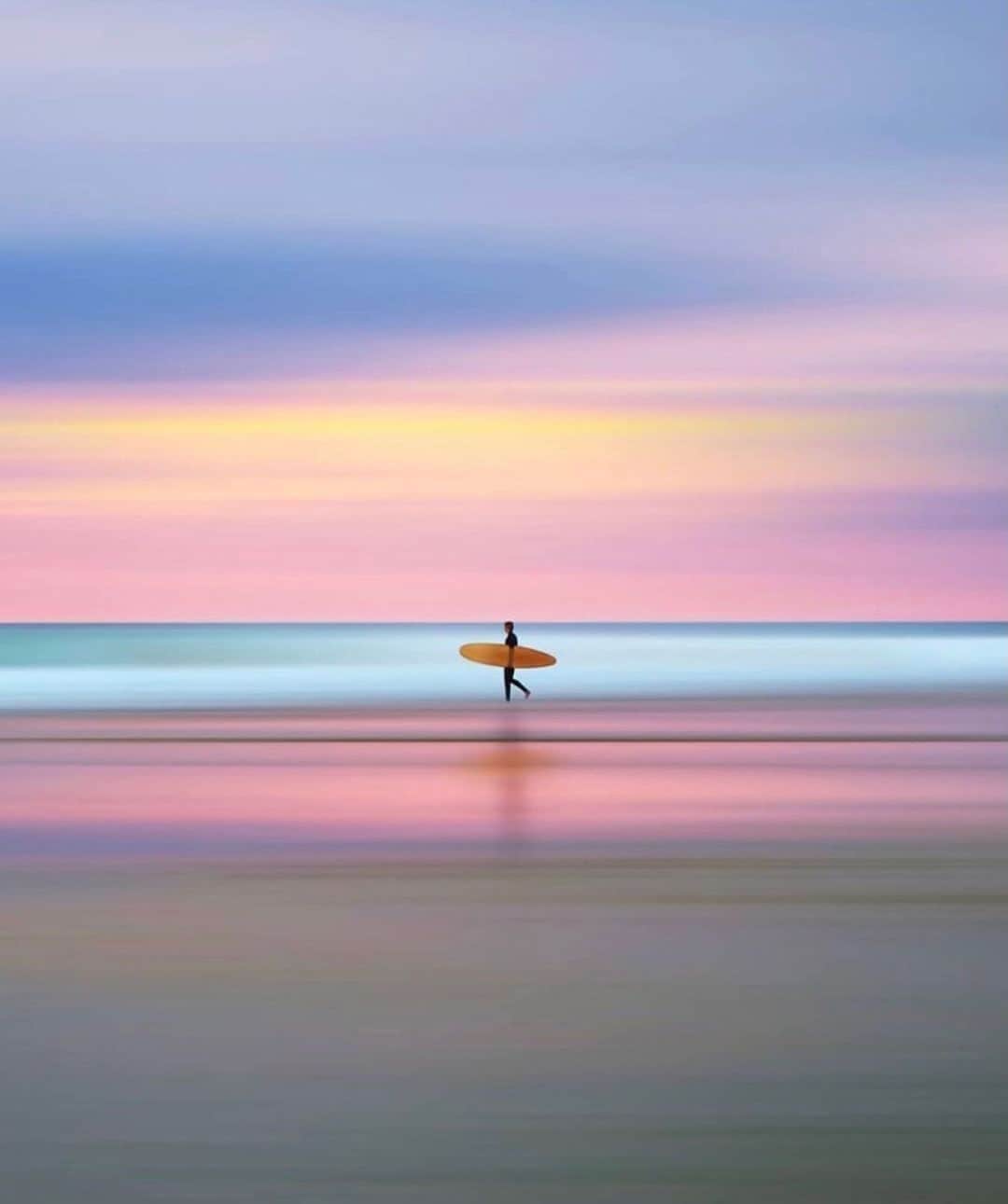 ダニジョーのインスタグラム：「Salt water therapy 🌊  📷@thomasfotomas」