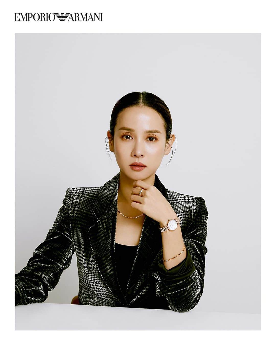 Armani Officialさんのインスタグラム写真 - (Armani OfficialInstagram)「Actress Cho Yeo - Jeong showcases the FW20-21 #EAwatches and #EAjewellery collections on @ellekorea」11月19日 2時07分 - emporioarmani