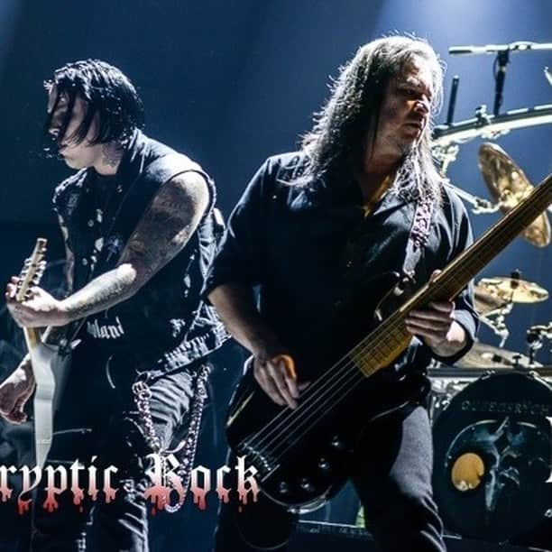 Queensrycheさんのインスタグラム写真 - (QueensrycheInstagram)「#waybackwednesday - Parker and Eddie at Barclays Center in NYC 2015 (photo credit Dhruv Kumar.com for Cryptic Rock) #queensryche #nyc #barclayscenter #parkerlundgren #guitarist #eddiejackson #edbass #badassbassist #bamfs #backupvocalists #songwriters #wemissperformingforyou #rychersrule」11月19日 2時23分 - queensrycheofficial