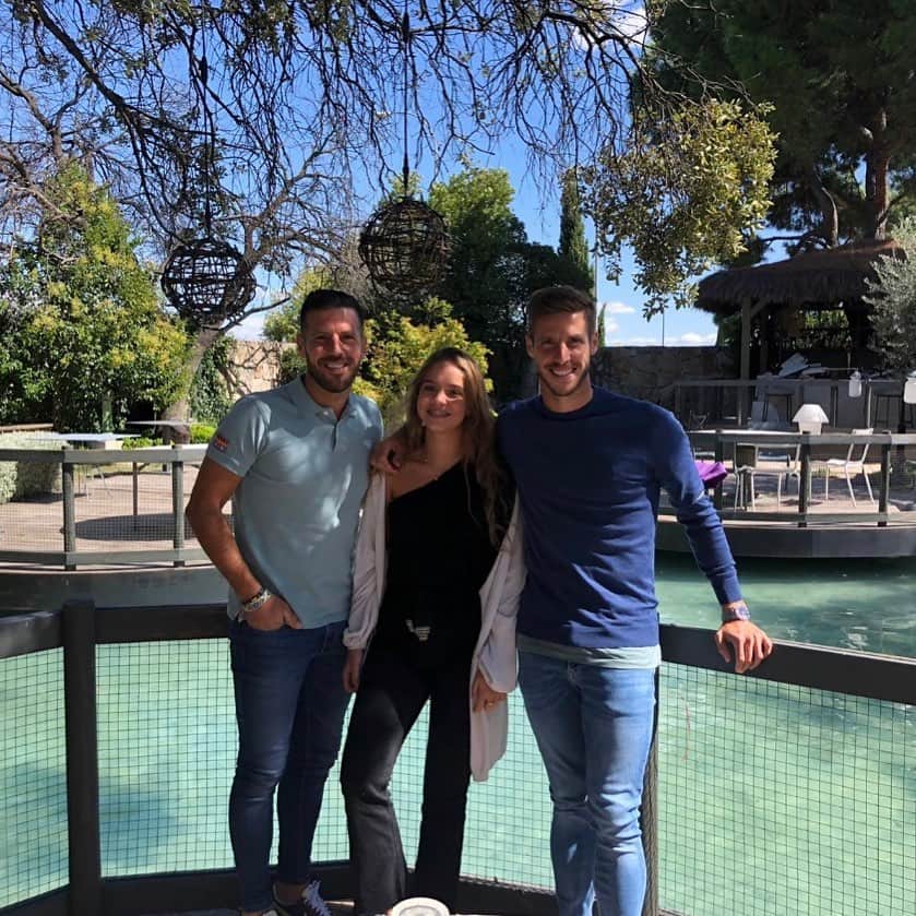 ルベン・ペレスのインスタグラム：「Muchas felicidades , hermano .   Ya sabes lo que te quiero y lo que significas para mí .   Tengo respeto máximo hacia a ti . Soy un admirador de la ambición que siempre has tenido y por conseguir lo que te has propuesto .   Quiero verte pronto y darte un abrazo grande . Te quiero mucho @javierpdm」