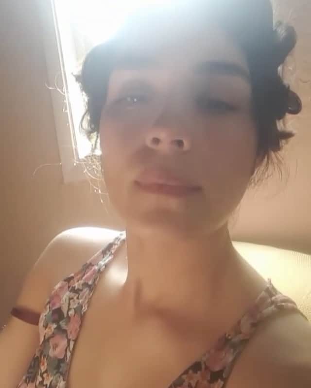シャニン・ソサモンのインスタグラム：「💅🏽please enjoy my vanity and my #vivienleigh impression #flashback」