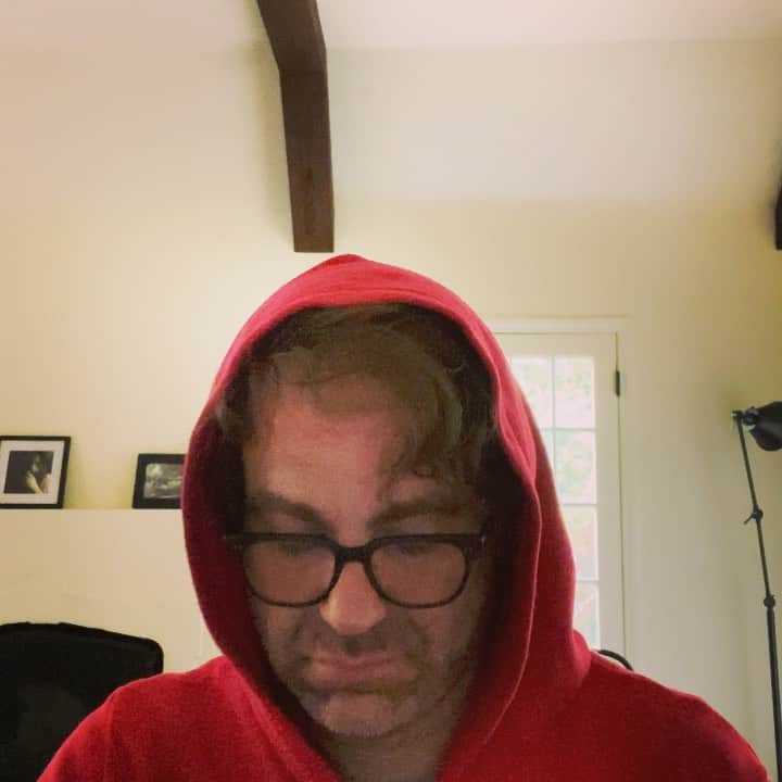 ポール・アデルスタインのインスタグラム：「Name that intro! (Not gentle enough but you get the idea)」
