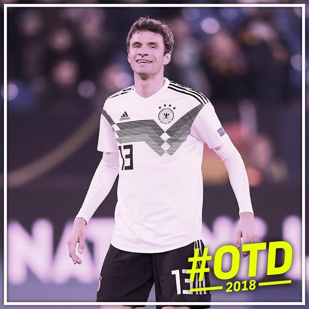 サッカーキングさんのインスタグラム写真 - (サッカーキングInstagram)「🧐11月19日は何の日？🧐⠀ #ミュラー がドイツ代表通算100試合出場⠀ 当時29歳のミュラーはオランダ代表とのネーションズリーグに途中出場し、ドイツ代表での100試合出場を達成。⠀ 歴代11人目の快挙を成し遂げました。⠀ ⠀ #OnThisDay in 2️⃣ 0️⃣ 1️⃣ 8️⃣」11月19日 8時00分 - soccerkingjp