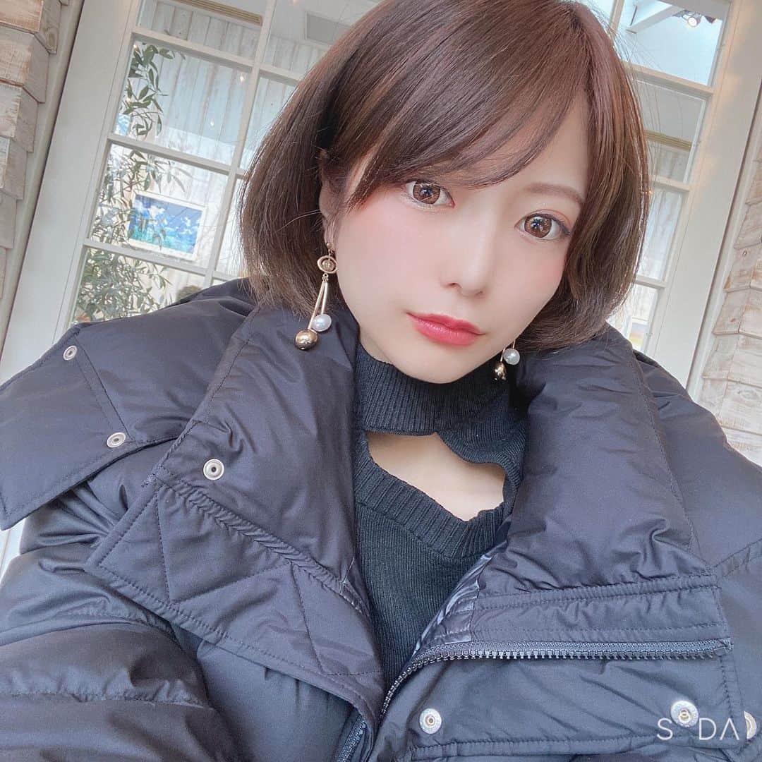 maichanBaoBaoさんのインスタグラム写真 - (maichanBaoBaoInstagram)「最近お気に入りのピアス🤗✨💝  福岡#Caffe#黒コーデ#ピンクベージュ#ショートヘア#17ライブ#17live #ライバー#あつ森 #フォローミー #フォロー #いいね返し #うさぎ #ファッション #韓国ファッション #ロングヘア #louisvuitton #新作コスメ #海 #プール #インスタ映え #コロナに負けるな #マスク #gu #ロングスカート #guコーデ #nike #テラス #テラス席」11月19日 2時44分 - maichan_baobao