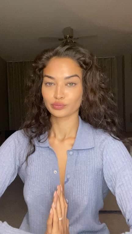 シャニーナ・シャイクのインスタグラム：「Chatting about numerology and astrology! Kaitlyn gives some insight with what’s happening in the world right now . Lastly, she discusses the importance of numbers in our lives」