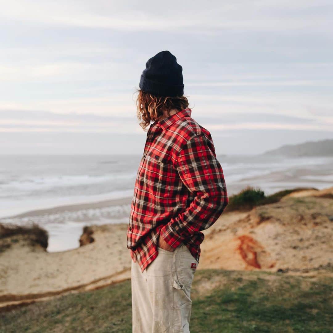 Poler Outdoor Stuffさんのインスタグラム写真 - (Poler Outdoor StuffInstagram)「Flannel also rhymes with classic. Get yourself some long sleeves on Poler.com #campvibes #polerstuff」11月19日 2時46分 - polerstuff
