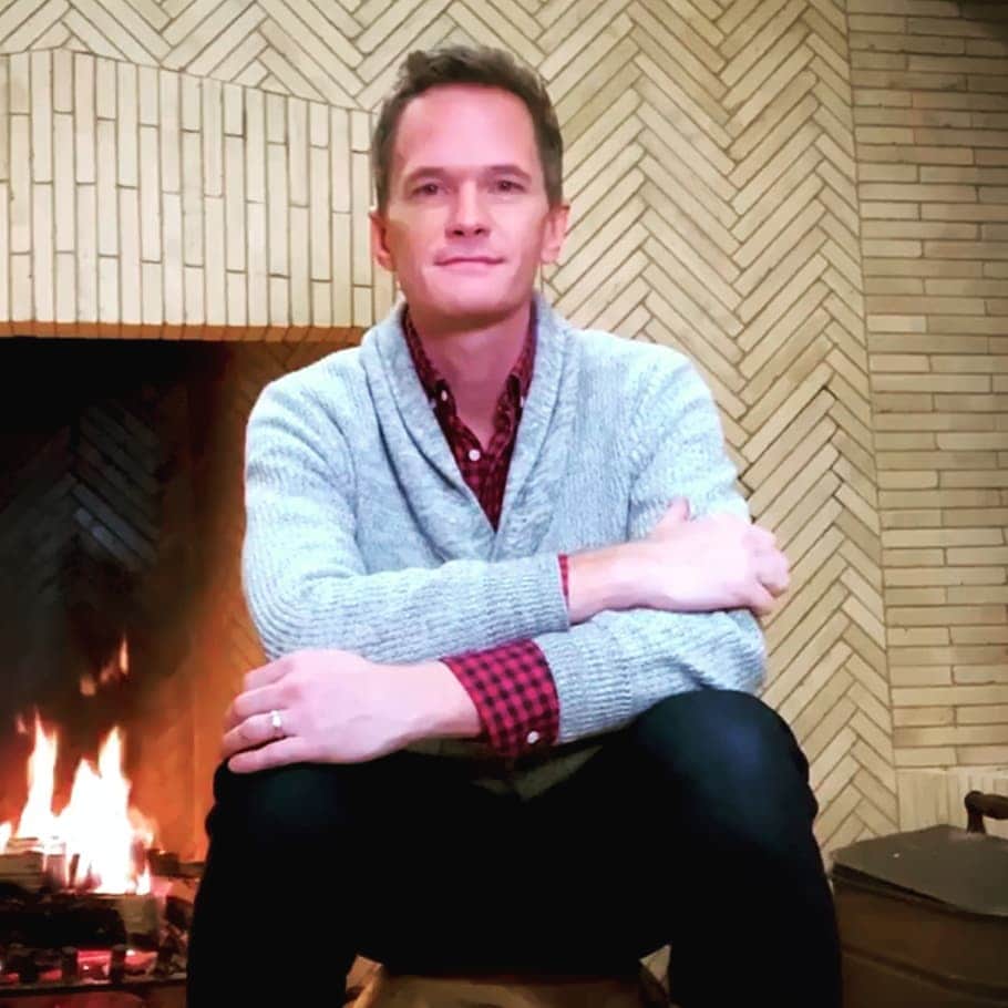ニール・パトリック・ハリスさんのインスタグラム写真 - (ニール・パトリック・ハリスInstagram)「🙂 (Sorry about the quality) #neilpatrickharris #nph #tagsforlikes #actor #lovehim #handsome #awesome #legendary @nph 💙」11月19日 2時47分 - instagranph