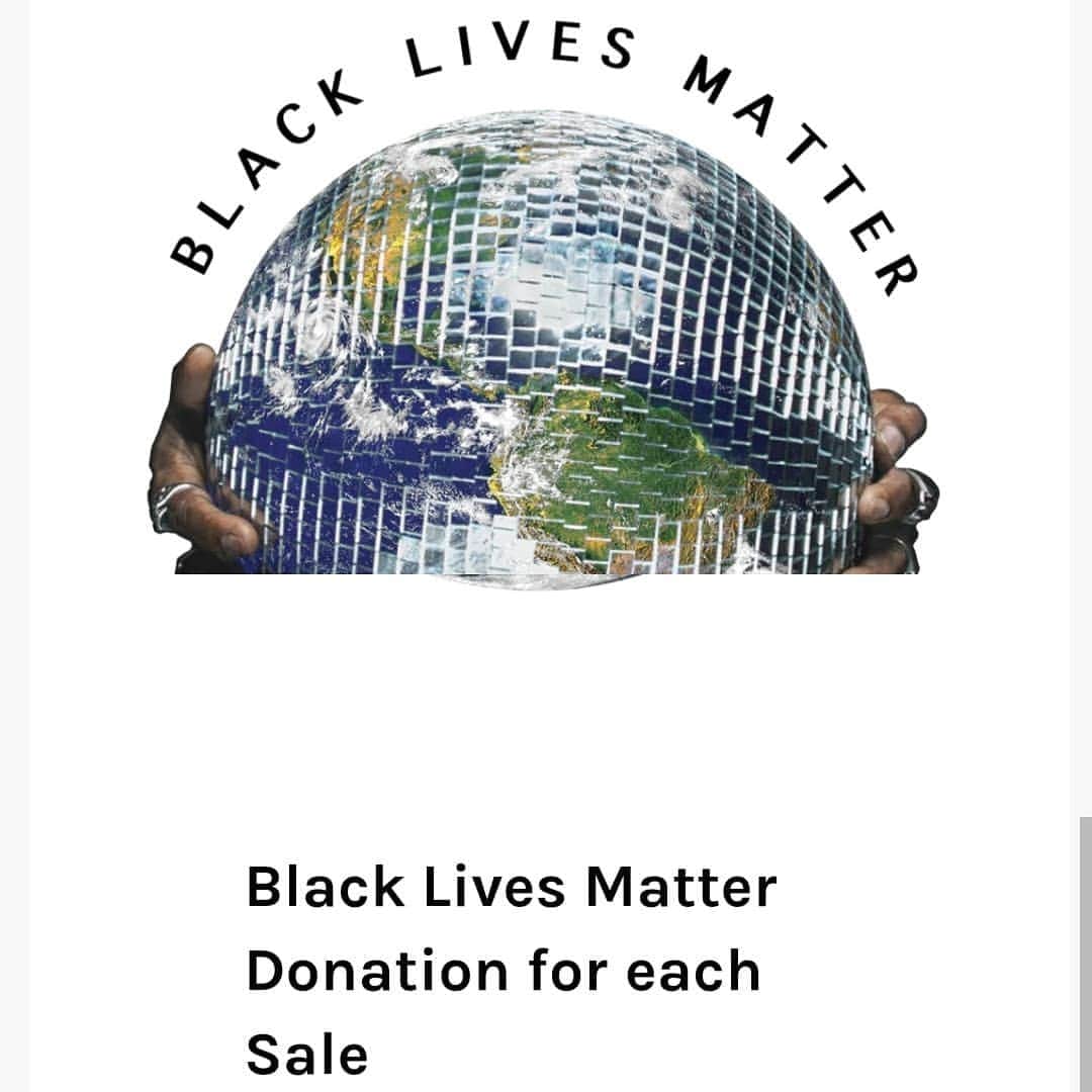 セバスティアン・ソーブのインスタグラム：「Hey my good friend and absolute legendary dj @this_is_robert_owens has just launched a small fashion line which also promises to help #blacklivesmatter campaigns  Link in Bio https://robertowens.myshopify.com/」