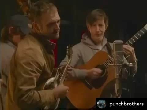 クレア・コフィーのインスタグラム：「HEY!! This was some real, life affirming, major fun last weekend and they’re doing it again - totally new set - this Sunday! Click over to @punchbrothers for ticket and VIP pkg information and get your good vibes going k ok ok??! #LiveatBlackbird」