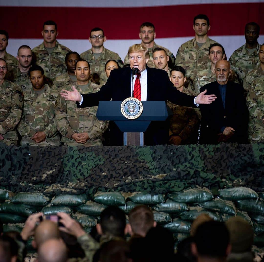 イヴァンカ・トランプのインスタグラム：「When President Trump took office, 12,966 military members were serving in Afghanistan and 7,538 were serving in Iraq.   By Jan. 15 American troop presence will be reduced to 2,500 in Afghanistan and 2,500 in Iraq.   President Trump has been ending the endless foreign wars. As Secretary of Defense Christopher Miller said “We owe this moment to the many patriots who made the ultimate sacrifice and our comrades who carry forward their legacy.”  May God Bless our troops and may God Bless the United States of America! 🇺🇸🇺🇸🇺🇸」