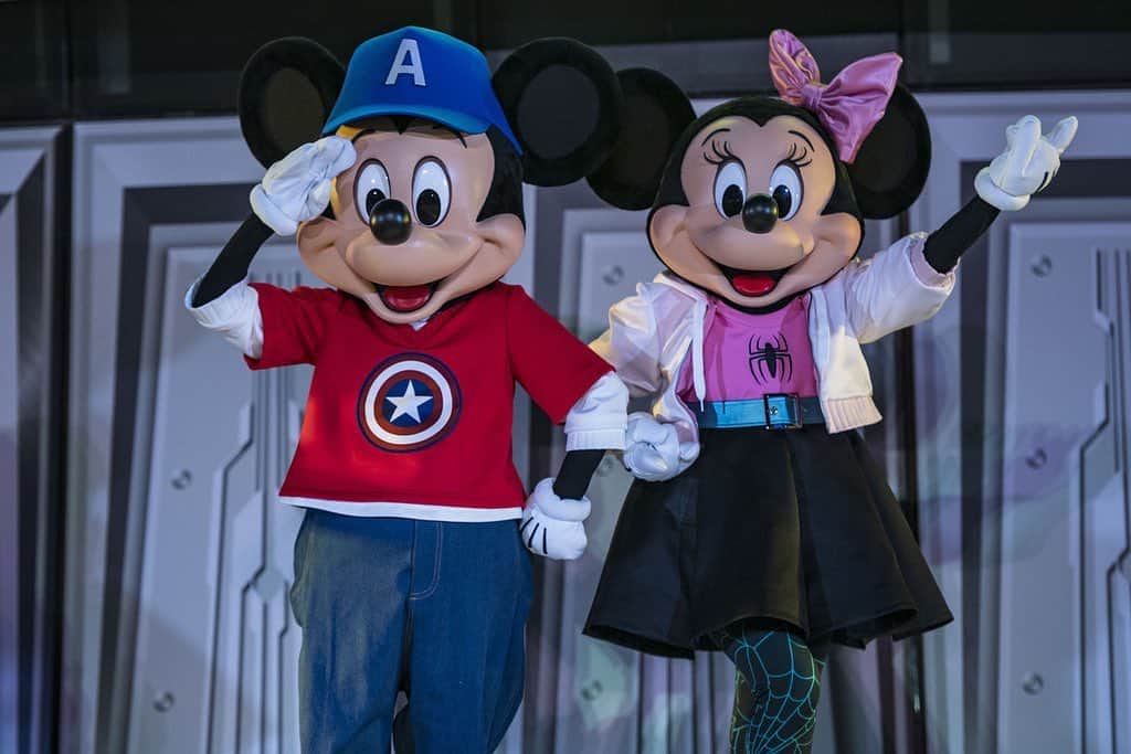 Marvel Entertainmentさんのインスタグラム写真 - (Marvel EntertainmentInstagram)「Wishing Mickey Mouse and Minnie Mouse a happy birthday from Marvel Day at Sea aboard Disney Cruise Line! 🥳 #DisneyMagicMoments」11月19日 3時46分 - marvel