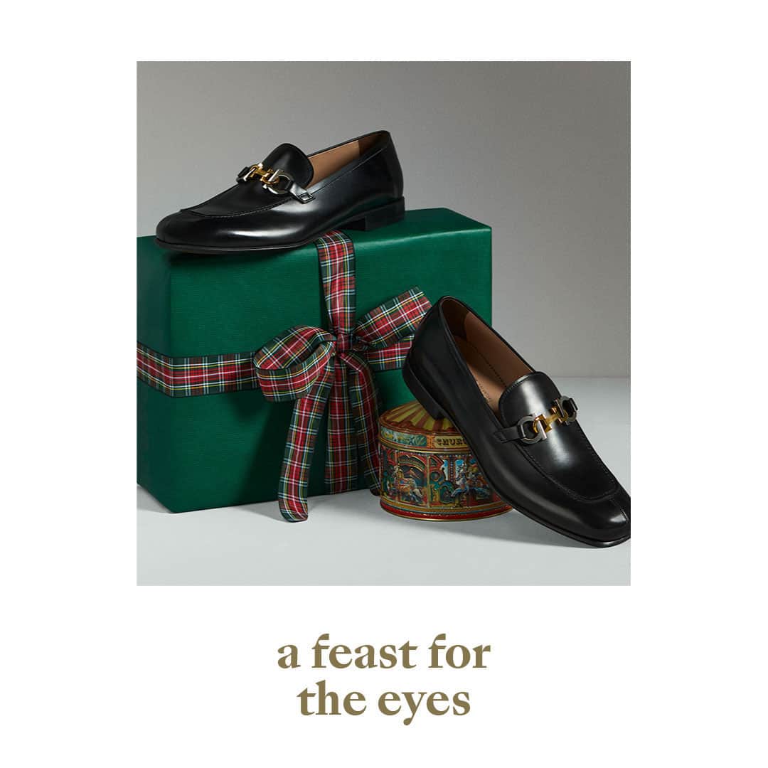 サルヴァトーレ・フェラガモのインスタグラム：「Celebrate the art of gifting with a selection of expertly hand-crafted leather loafers with an entwined gancini buckle for him and a lush pair of satin-finish moccasins and strass Vara bow-topped pumps for her. #UnwrappingJoy #FerragamoHoliday」