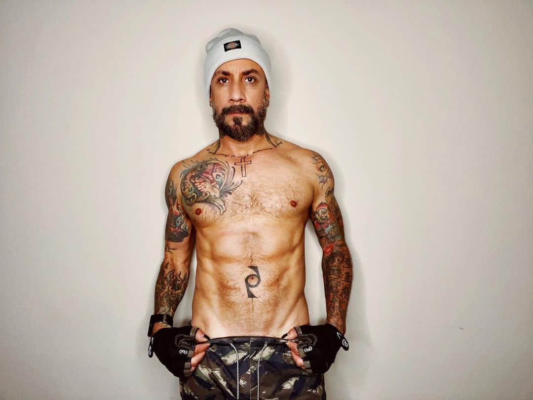 A.J.さんのインスタグラム写真 - (A.J.Instagram)「Life after #DWTS doesn’t look so bad! #BobbyStrom #BackInTheGym #SobrietyRocks」11月19日 4時41分 - aj_mclean
