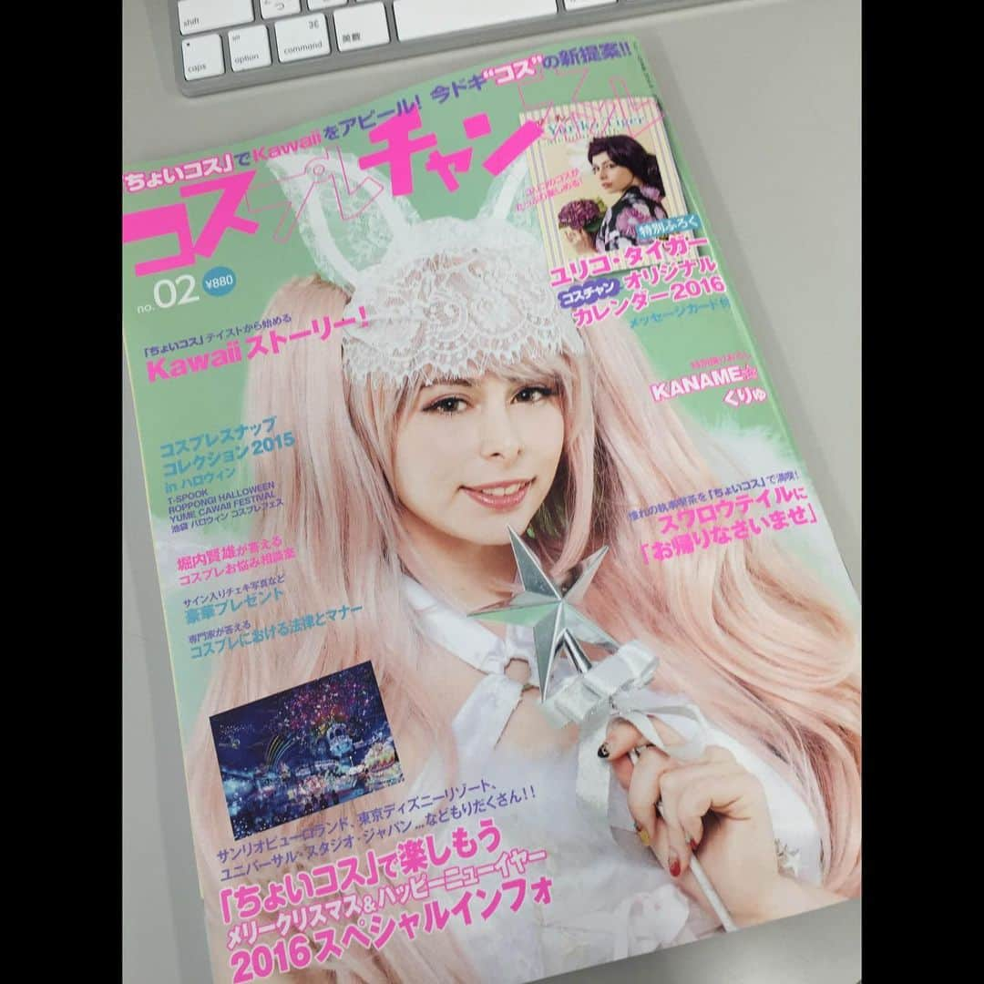 ユリコ・タイガーさんのインスタグラム写真 - (ユリコ・タイガーInstagram)「🇯🇵 コスプレチャンネル「雑誌のモデル」  コスプレの文化を知りたい人やコスプレしてみたい人のための雑誌。 なんども雑誌に出たんだけど、今回あるコスプレ雑誌の初めて外国人モデルに私が選ばれた。私の手元には３冊だけその雑誌があったんだけど、宝物にしてる。昔在勤してた会社と問題があったので、やめた。 誰かこの雑誌を持っている人はいませんか？ 将来またこんな仕事できたら、嬉しいな。  🇬🇧 ℂ𝕆𝕊ℙ𝕃𝔸𝕐 ℂℍ𝔸ℕℕ𝔼𝕃 𝔹𝕖𝕚𝕟𝕘 𝕥𝕙𝕖 𝕗𝕒𝕔𝕖 𝕠𝕗 𝕒 𝕞𝕒𝕘𝕒𝕫𝕚𝕟𝕖  A magazine created for the cosplay lovers, to learn more and challenge ourselves.  Various time my image has been used on a magazine but that time I was the main foreigner model on a cosplay magazine.  You cannot imagine the enthusiasm and excitement for this job, I still have the three volumes I participated in (unfortunately I had to give it up because of some problems I had with my old agency). It was heartbreaking.   Do you have one? Maybe one day I’ll have a similar job again, I’d love to!   🇮🇹 ℂ𝕆𝕊ℙ𝕃𝔸𝕐 ℂℍ𝔸ℕℕ𝔼𝕃  𝕀𝕝 𝕧𝕠𝕝𝕥𝕠 𝕕𝕚 𝕦𝕟𝕒 𝕣𝕚𝕧𝕚𝕤𝕥𝕒   Una rivista atta alla condivisione della cultura del cosplay, rivolta a chiunque volesse saperne di più o provare a mettersi in gioco. Varie volte la mia immagine era stata stampata su riviste ma in questo caso ero la modella principale e probabilmente la prima straniera su una rivista cosplay. Non potete immaginare l'entusiasmo e con quanto affetto io conservi ancora i soli tre volumi che vennero pubblicati (dovetti interrompere il lavoro per problemi con l'agenzia per cui lavoravo).  Qualcuno di voi ne possiede un volume?  Chissà se un giorno riuscirò ad ottenere un lavoro simile, mi piacerebbe moltissimo!  #nierautomata #niercosplay #nierautomatacosplay #nierautomataa2 #a2cosplay #gamergirl #gamerlife #gamer #cosplay #cosplayer #cosplaygirl #magazine #covergirl #cosplaychannel #ユリコタイガー #コスプレイヤー #コスプレ女子 #外国人モデル #外国人コスプレイヤー #ニーアオートマタ #ニーアオートマタコスプレ #雑誌モデル #雑誌」11月19日 4時58分 - yurikotiger