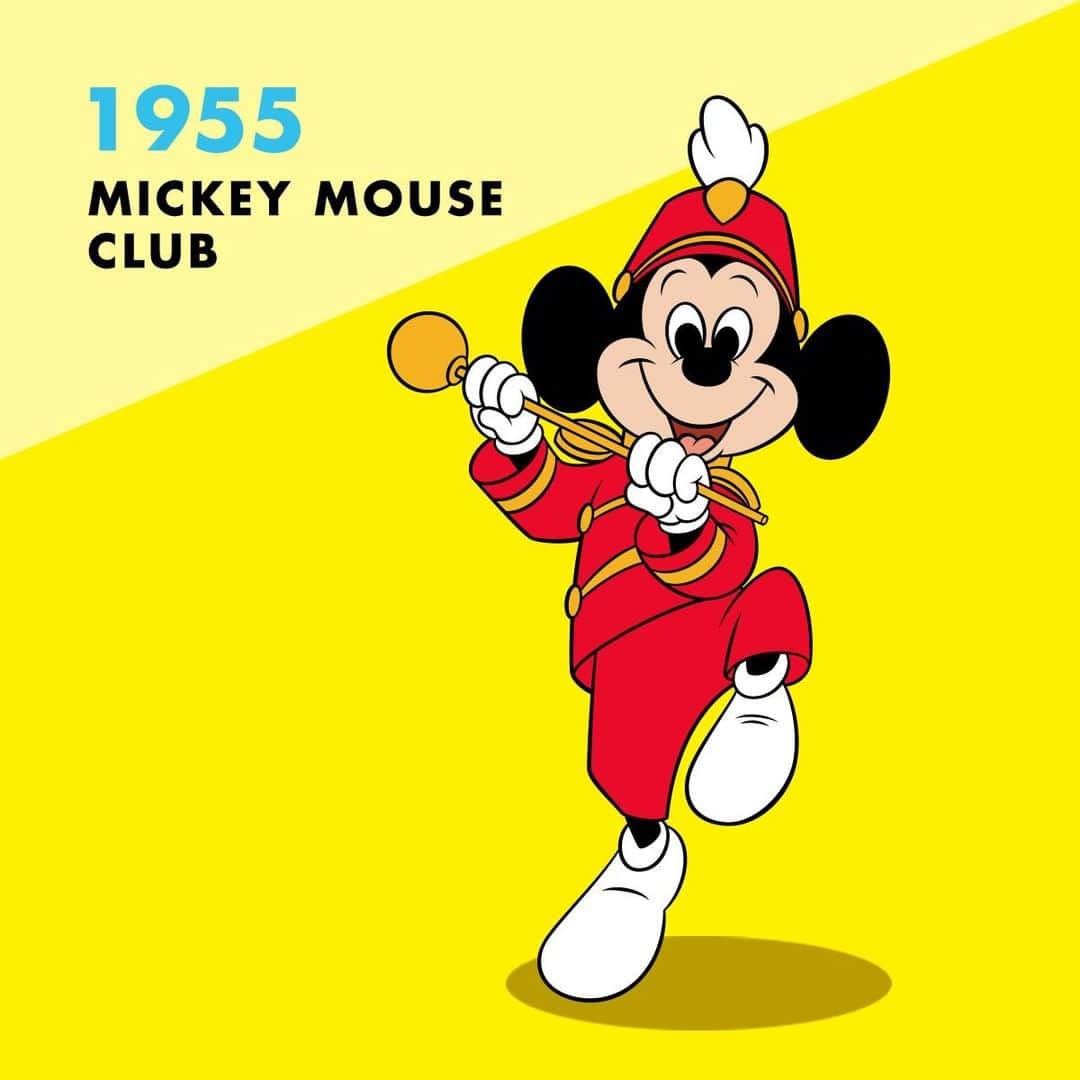 Disneyさんのインスタグラム写真 - (DisneyInstagram)「It’s Mickey Mouse’s birthday! Give a cheers for his iconic ears throughout the years.」11月19日 5時05分 - disney