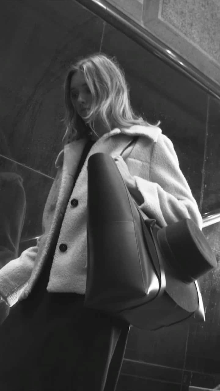 JanessaLeoneのインスタグラム：「UTILITÉ ___ A collection of leather goods designed and made in Los Angeles.」