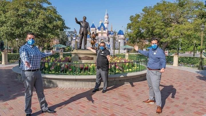 ディズニーランドさんのインスタグラム写真 - (ディズニーランドInstagram)「“We recently had the opportunity to revitalize the Partners and Storytellers statues – and they both look absolutely amazing! We’re excited to share a first look with you today.” Get all of the details on the @DisneyParksBlog. (📷: @kenpotrock)」11月19日 5時39分 - disneyland