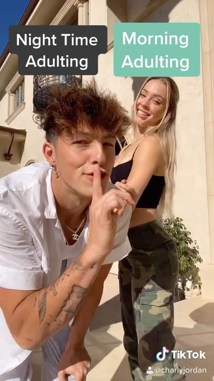 チャーリー・ジョーダンのインスタグラム：「Repost from TikTok w this one 😉 @taylerholder  Outfit @revolve」