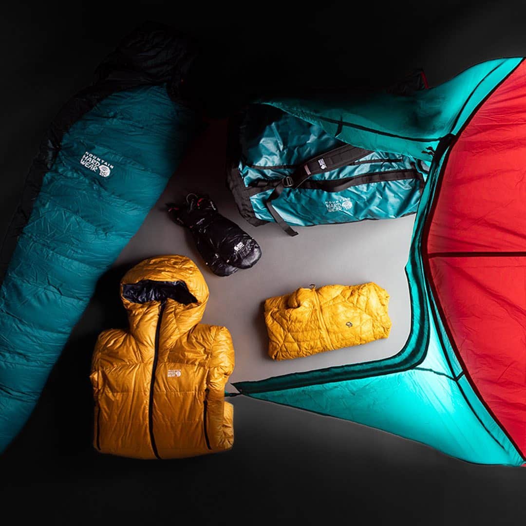 マウンテンハードウェアのインスタグラム：「Give your friends a reason to keep the fun going all weekend long—our Gift Guide’s “Overnight Adventure” category features selections of equipment and apparel that’ll help them stay organized and prepared on your winter adventures together. (Link in bio for details.)」