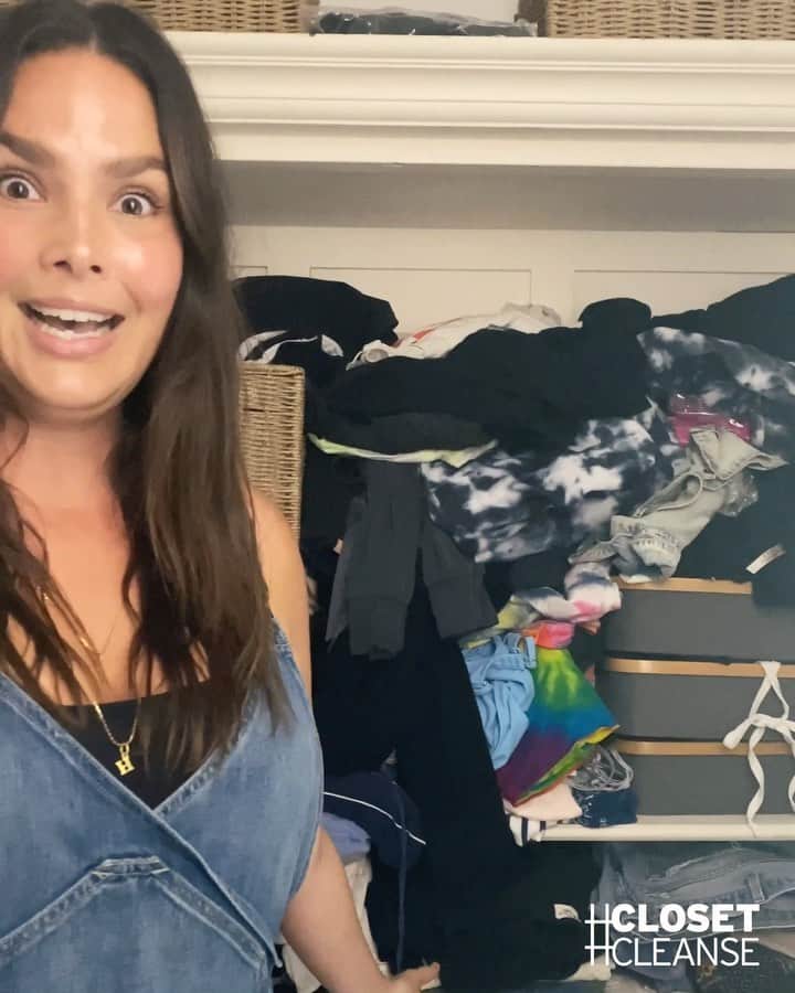 キャンディス・ハフィーンのインスタグラム：「Sooooo, just when you thought I was an open book, the truth comes out...I’ve been hiding something from you... the tragedy that is....MY CLOSET. Yes I cleansed like everyone else during Q’tine, but I’m a Libra and frankly I just can’t decide on enough to let go of so guess what, it all stays. And with this vintage armoire posing as the ONLY closet in my little house it was bound to get out of hand. (Pause, please don’t tell me I’m alone in any of this!!) But guess who came to save the day my babes, @closetmaid!!!!! Together we got creative and brought new life, function, ORDER and fabulousness to my small but mighty space! Stay tuned to @nyfw this Friday for the full transformation and reveal of my #ClosetCleanse. If I can do it, you can do it! Grab those overalls honey, we are getting to werk!! 😉 #MyClosetMaid」
