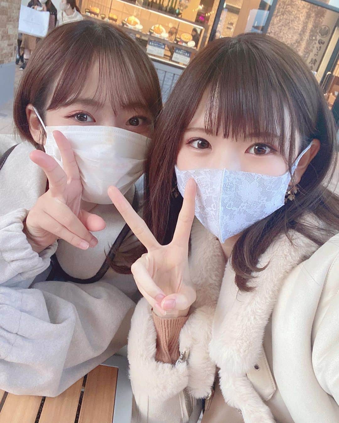のインスタグラム：「安定に4人の写真撮り忘れちゃった、、🤦‍♀️またすぐ会うもんね🤍」