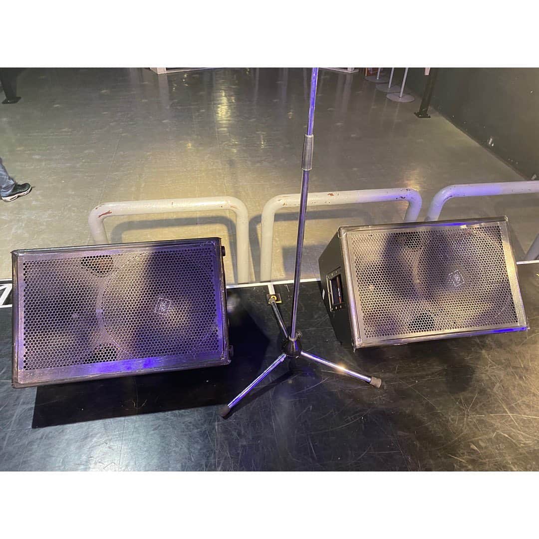 吉野史桜さんのインスタグラム写真 - (吉野史桜Instagram)「DIO時代の思い出の地、morph-tokyoが閉店ということで、 元メンバーのたまちゃんと最後に行ってきました！  懐かしさ爆発で、たまらんかった！！ 懐かしトークも止まらんかった！！笑  ステージ上のアンプで立ち位置決めたり、 ミラーボールをテイクミーって呼んだり、笑 ステージに出る手前の階段でドキドキしたり。  あの頃から6年も経ったんだなぁ〜🌇  ホントいつまでもキラキラしてるこの場所。 ありがとうmorph ✨  帰りは当時よく連れてきてもらったイマカツさんでランチしたよ😆✨ 美味し過ぎたぁ🌟  #ラブモーフ  #morphtokyo #ライブハウス #イマカツ」11月19日 15時50分 - shionyoshino