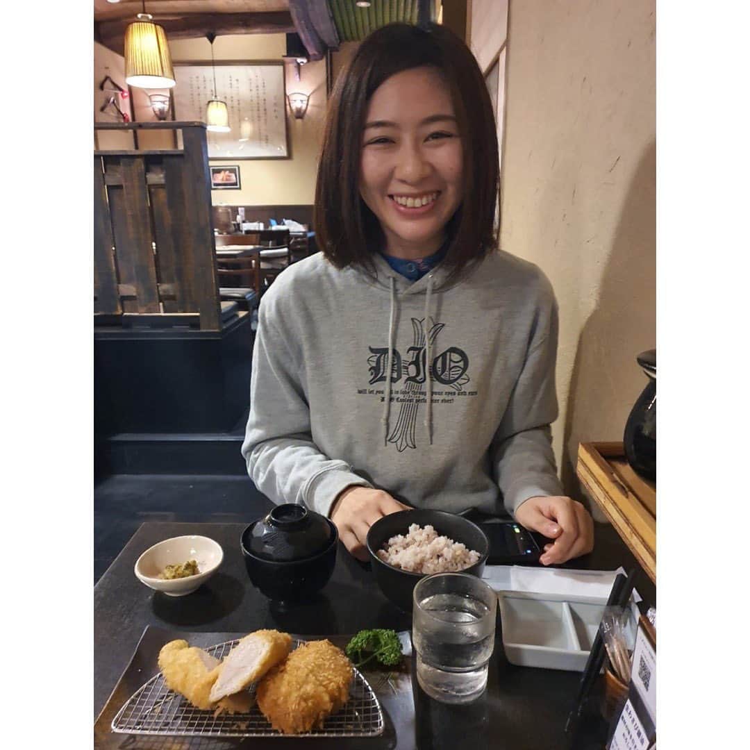 吉野史桜さんのインスタグラム写真 - (吉野史桜Instagram)「DIO時代の思い出の地、morph-tokyoが閉店ということで、 元メンバーのたまちゃんと最後に行ってきました！  懐かしさ爆発で、たまらんかった！！ 懐かしトークも止まらんかった！！笑  ステージ上のアンプで立ち位置決めたり、 ミラーボールをテイクミーって呼んだり、笑 ステージに出る手前の階段でドキドキしたり。  あの頃から6年も経ったんだなぁ〜🌇  ホントいつまでもキラキラしてるこの場所。 ありがとうmorph ✨  帰りは当時よく連れてきてもらったイマカツさんでランチしたよ😆✨ 美味し過ぎたぁ🌟  #ラブモーフ  #morphtokyo #ライブハウス #イマカツ」11月19日 15時50分 - shionyoshino