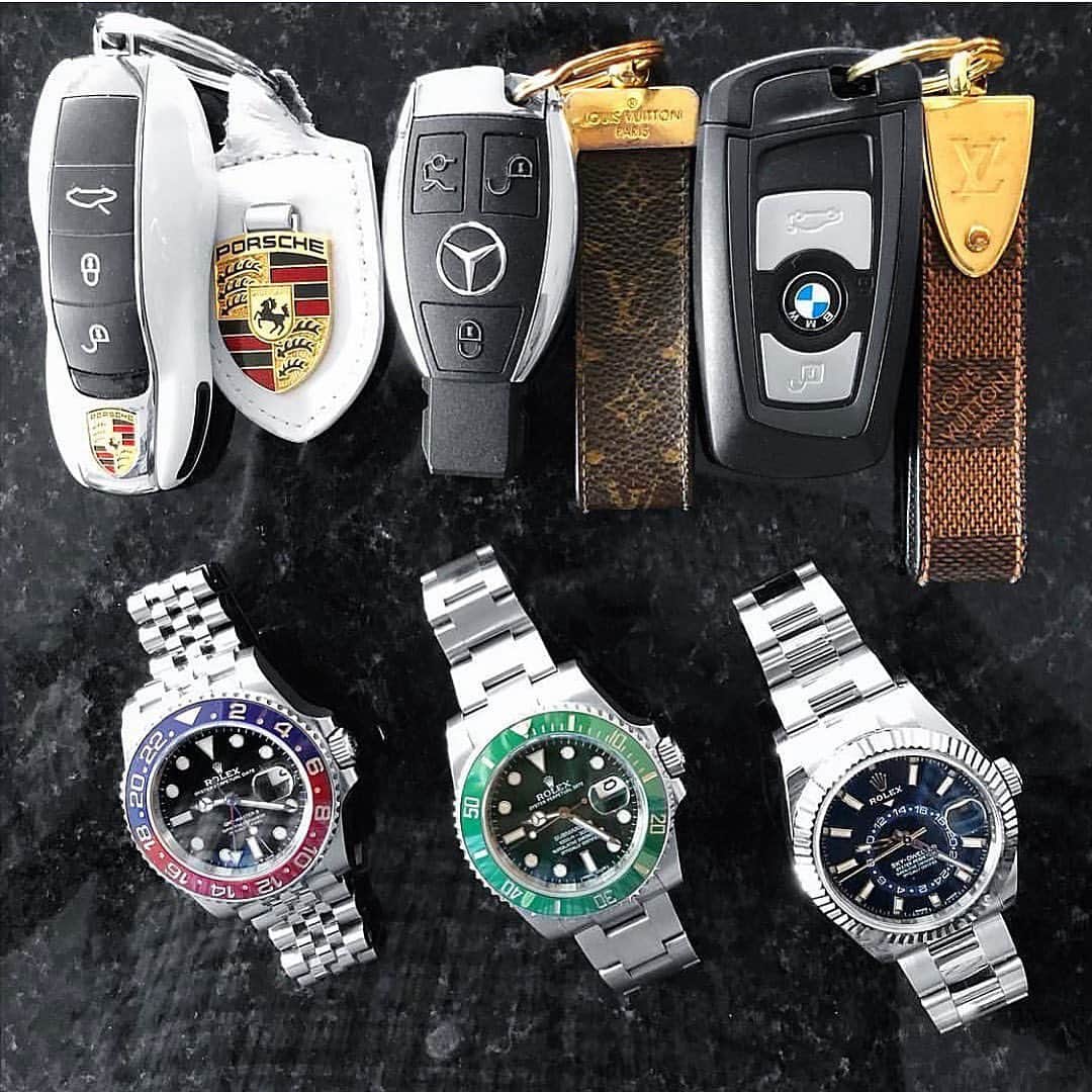 Daily Watchさんのインスタグラム写真 - (Daily WatchInstagram)「Which set would you pick? I would probably go for the Porsche and Rolex Pepsi 😄 Photo by @swisswatchambassador」11月19日 15時54分 - dailywatch