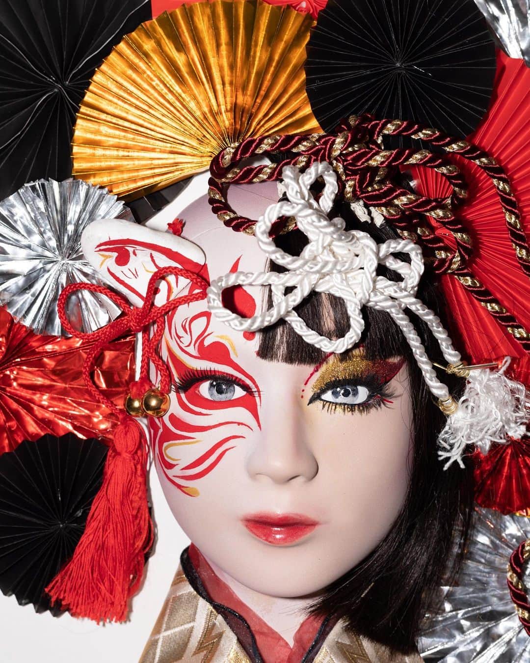 Bmodeのインスタグラム：「【2020 Regina Hair&Make-up Photo Competition 結果発表】  11月16日にレジーナフォトコンペティションの結果が発表されました^^ このコロナ禍で、技術大会が相次いで中止の中、美容科2年はこのフォトコンペに力を注いでいました٩( 'ω' )و  そして、なんと！ メイクアップ部門で『最優秀賞』を受賞し、全国1位になりました🎉 さらに優秀賞も受賞し、モデルウィッグ部門では5名が入選しました🥳  おめでとうございます㊗️  《メイクアップ部門》 🏆最優秀賞   阿波連椎乃さん(西原高校出身) 🥈優秀賞   又吉知恵さん(前原高校出身)  《モデルウィッグ部門》 🏅入選   福山瑞季さん(西原高校出身)   奥浜妃李さん(KBC未来高校出身)   大森海斗さん(豊見城南高校出身)   川満海依さん(宜野湾高校出身)   新垣いろはさん(読谷高校出身)  受賞作品と作品作りの様子です➡️  #bmode #ビーモード #ビューティーモードカレッジ #美容 #美容学校 #フォトコン #フォトコンテスト #フォトコンペティション #レジーナ #沖縄 #okinawa #西原高校 #前原高校 #KBC未来高校 #豊見城南高校 #宜野湾高校 #読谷高校 #instagood #instabeauty」