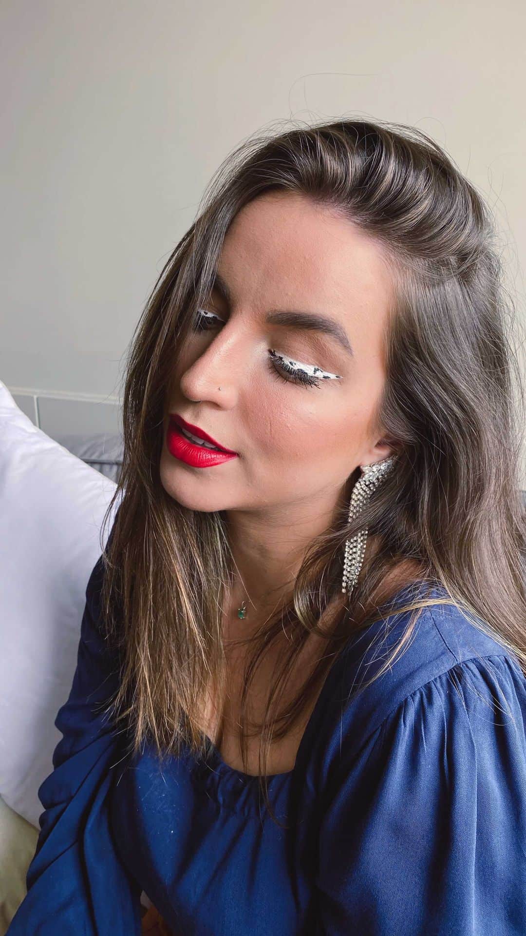 Bruna Unzuetaのインスタグラム：「ameei copiar essa make da @amandapastoree 🥰 to muito craque nisso vei, to me achaniiii! 😂  Bora reproduzir essa make e me marcar aqui? Quero ver vcs arrasando também :)」