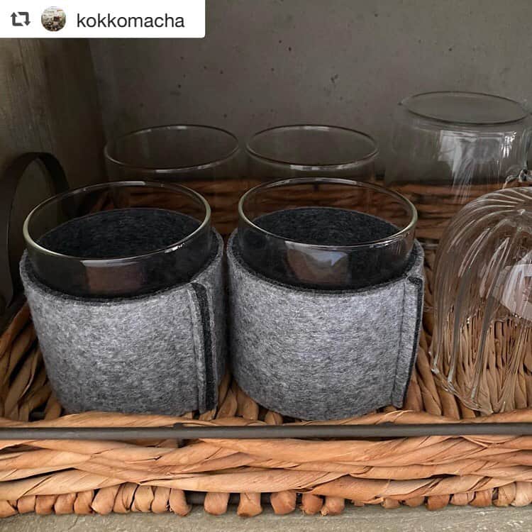 FABIAさんのインスタグラム写真 - (FABIAInstagram)「@kokkomachaさん、ご紹介ありがとうございます♪  #repost @kokkomacha   ¨̮ ₂₀₂₀▾₁₁▾₁₇﻿ ﻿ 𖤣 𖥧⌂𖥧𖠿𖥧𖥧𖥣⚲𖥧﻿ ᵍ ᵒ ᵒ ᵈ  ᵐ ᵒ ʳ ᐢ ⁱ ᐢ ᵍ 🔅﻿ ﻿ ﻿ ツリーを出して場所移動となったこの棚﻿ ﻿ なんか違うんだよな…って思ってたけど﻿ 数日経ったら見慣れた気がする ( ˶˙º̬˙˶ )﻿ ﻿ ﻿ ここには雑貨﻿ グラスや豆皿とかも収納﻿ ﻿ ﻿ @northmall_com さんの﻿ グラスもここに♡﻿ 可愛いからスリーブもつけっぱなしだよ﻿ ﻿ ﻿ ﻿ ‎⋆ ･‎⋆ ･‎⋆ ･‎⋆﻿ ﻿ ﻿ ﻿ ﻿ VISION GLASS﻿ フェルトスリーブ 83﻿ ﻿ @northmall_com さんでお買い物出来ます﻿ ﻿ ﻿ ﻿ ﻿ ✎︎＿＿＿＿＿＿＿＿＿＿＿＿﻿ ﻿ \　ノースモールオープン記念大感謝祭開催中！！ /﻿ ①新規会員登録で送料無料！﻿ ②お買い物した方全員に30%相当のポイント還元！﻿ お得なキャンペーンの詳細は﻿ 公式アカウントのプロフィールでチェックしてね﻿ ﻿ 【NEWS】( ˶˙º̬˙˶ )୨⚑︎"﻿ お手頃価格で、北欧らしさを。を﻿ コンセプトにおしゃれな雑貨売り場﻿ 「NORTACK(ノルタク)」がスタート！﻿ ぜひのぞいてみてくださいね﻿ ﻿ ﻿ 𖤘﻿ 𖤘﻿ ﻿ ﻿ @northmall_com (https://www.northmall.com)﻿  #ノースモールサイト  #ノースモール#northmall #ノルタク #インテリア #シンプルインテリア  #インテリアショップ  #暮らしの道具  #暮らしを楽しむ #丁寧な暮らし #上質な暮らし  #雑貨 #インテリア雑貨 #生活雑貨  #お洒落雑貨  #北欧インテリア #visionglass #ボロシル#borosil #耐熱ガラス #フェルトスリーブ」11月19日 8時26分 - northmall_com