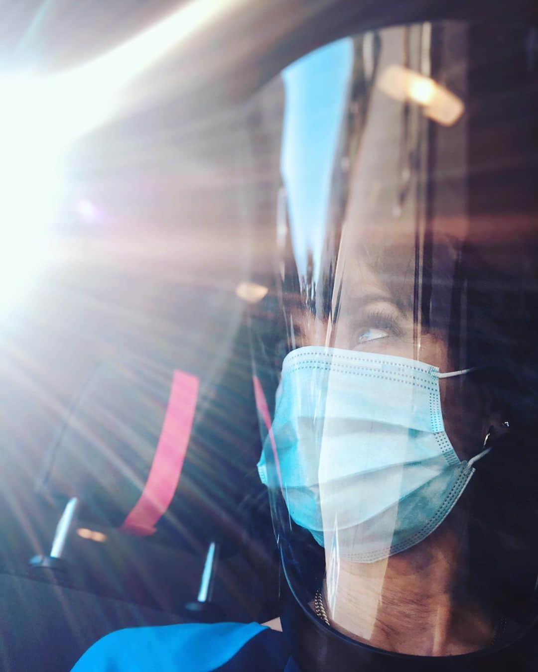 コンスタンス・ジマーのインスタグラム：「Superheroes wear different types of shields and masks these days, let’s send some appreciation and support to our #healthcareworkers  who are saving lives everyday! #healthcareheroes #wearamask #washyourhands」