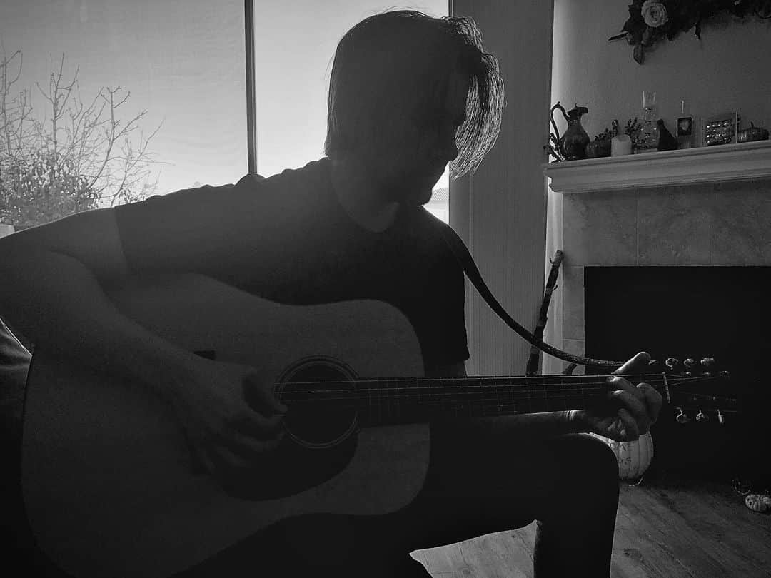 トーランス・クームスのインスタグラム：「Been playin’ again」