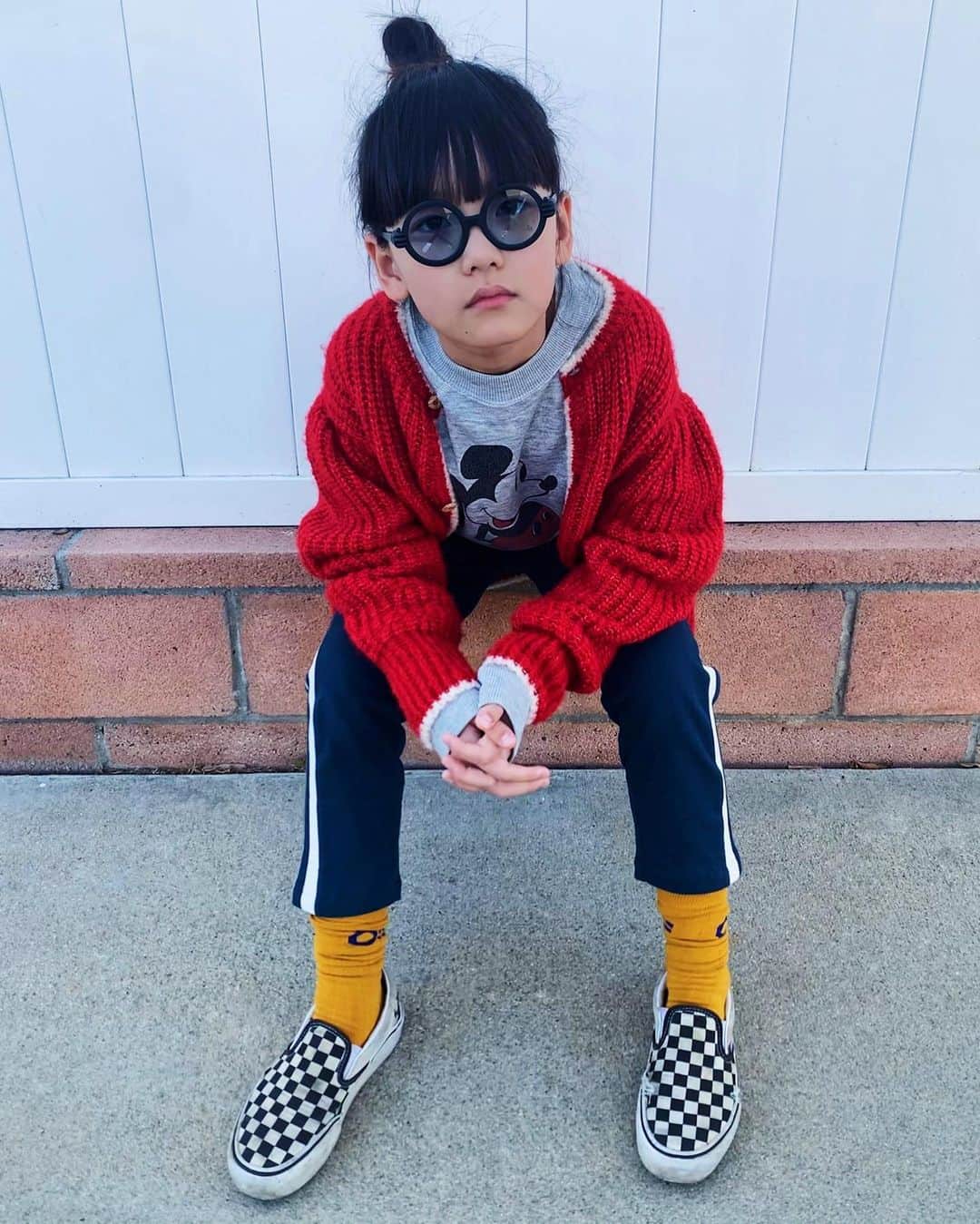 Zooey Miyoshiさんのインスタグラム写真 - (Zooey MiyoshiInstagram)「╳╳ marks the 👀 These new  @kaws x @wearesonsanddaughters⁠ ⁠kids sunglasses in Pink, Grey, & Black are launching this Thursday, 11.19.2020 from 12:00PM EST! #KawsSonsAndDaughters⁠ Cardigan: @theanimalsobservatory Sweater: vintage Sweatpants + socks: @alexandalexacom  @oiidesign Sneakers: @vansgirls」11月19日 10時01分 - zooeyinthecity