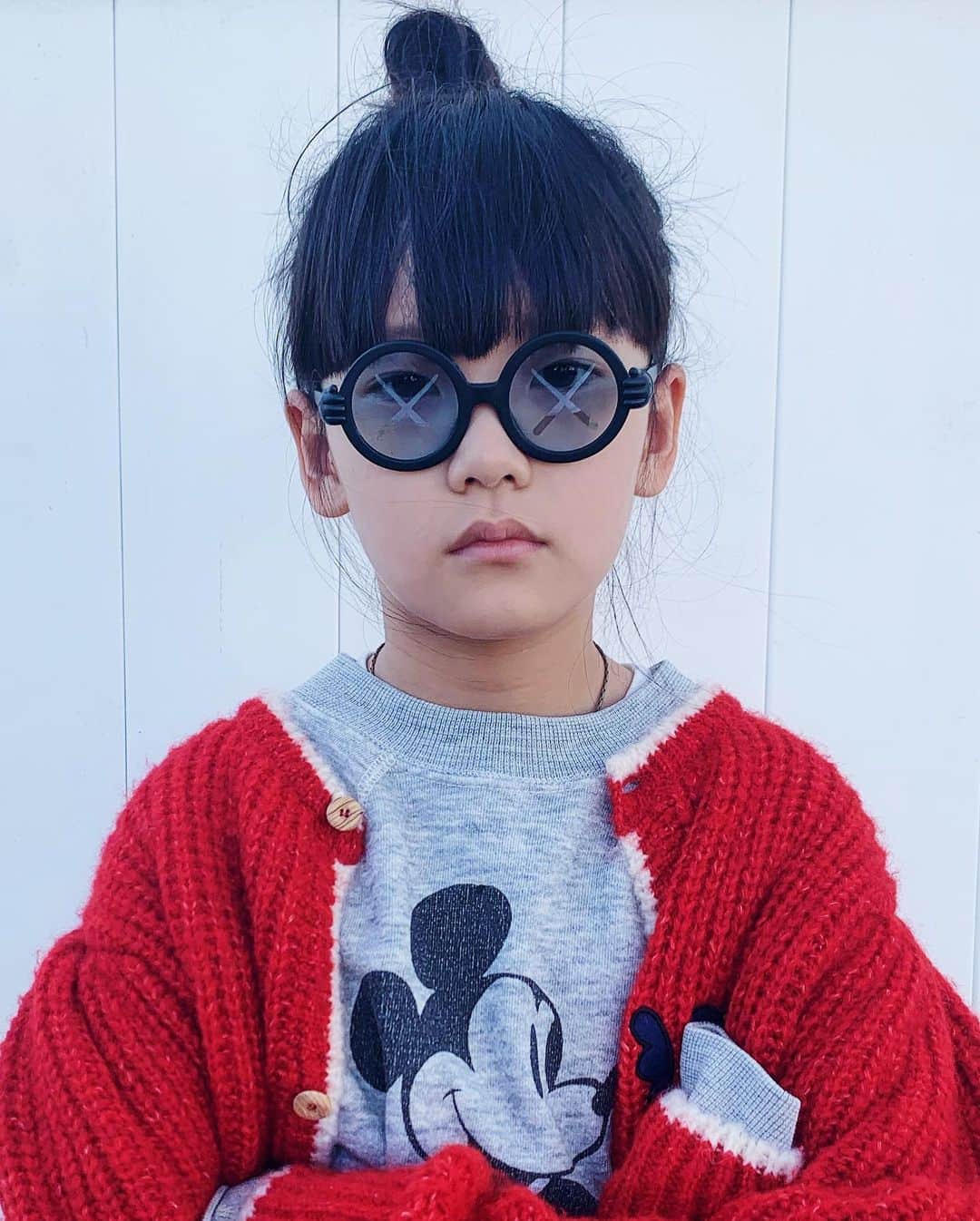 Zooey Miyoshiさんのインスタグラム写真 - (Zooey MiyoshiInstagram)「╳╳ marks the 👀 These new  @kaws x @wearesonsanddaughters⁠ ⁠kids sunglasses in Pink, Grey, & Black are launching this Thursday, 11.19.2020 from 12:00PM EST! #KawsSonsAndDaughters⁠ Cardigan: @theanimalsobservatory Sweater: vintage Sweatpants + socks: @alexandalexacom  @oiidesign Sneakers: @vansgirls」11月19日 10時01分 - zooeyinthecity