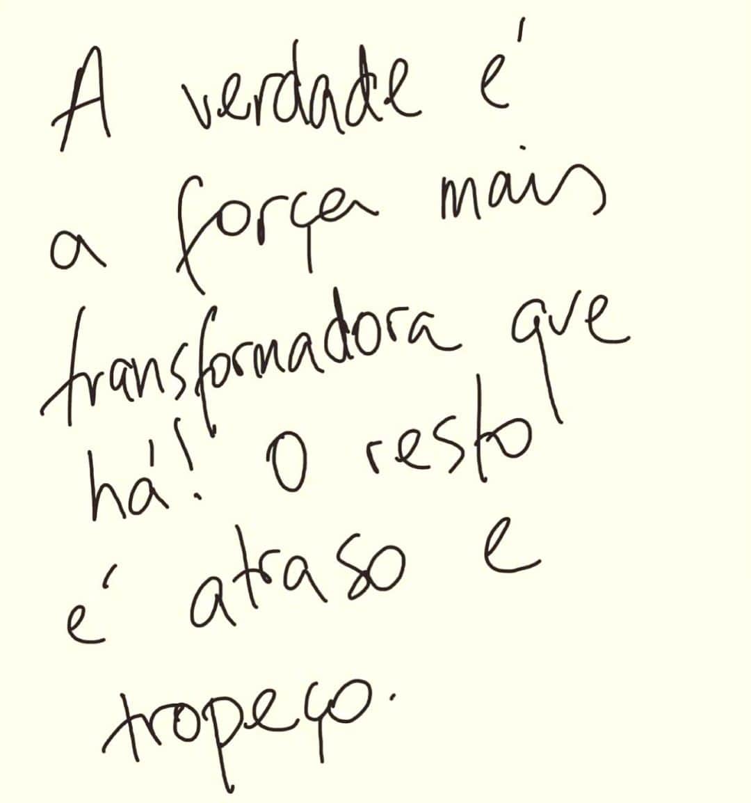 カロライナディークマンのインスタグラム：「roubado da @fepaesleme que me parece ter roubado do @pedrotourinho q me fez lembrar do ditado q diz q ladrão q rouba ladrão tem um bocado de anos de perdão, de modo que me sinto permitida a compartilhar... afinal, trago verdades!」