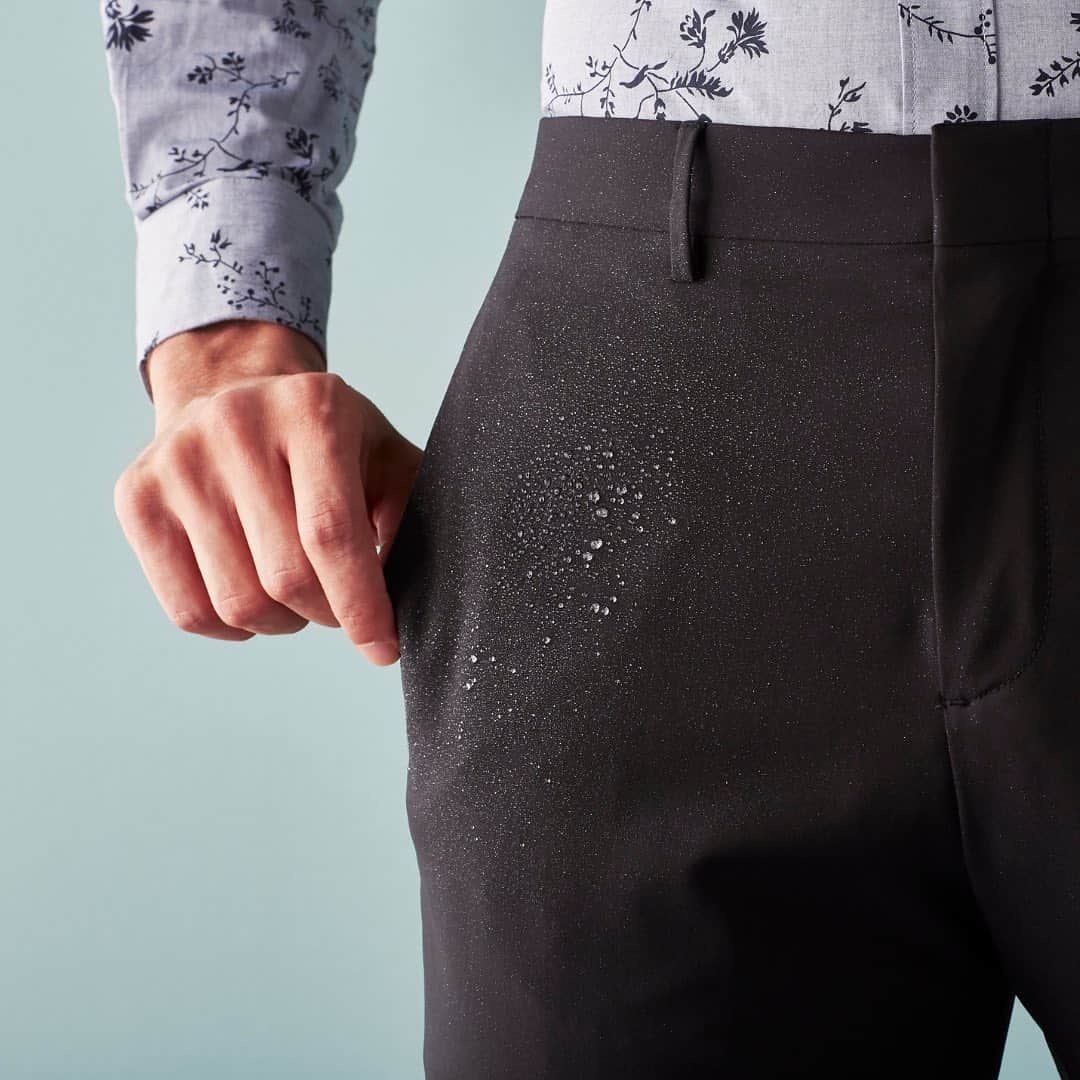 ペリーエリスのインスタグラム：「Stain-resistant, wrinkle-resistant, and water-repellent - we have you covered as you go from day to night with zero stress. #LifeReadySince1976」