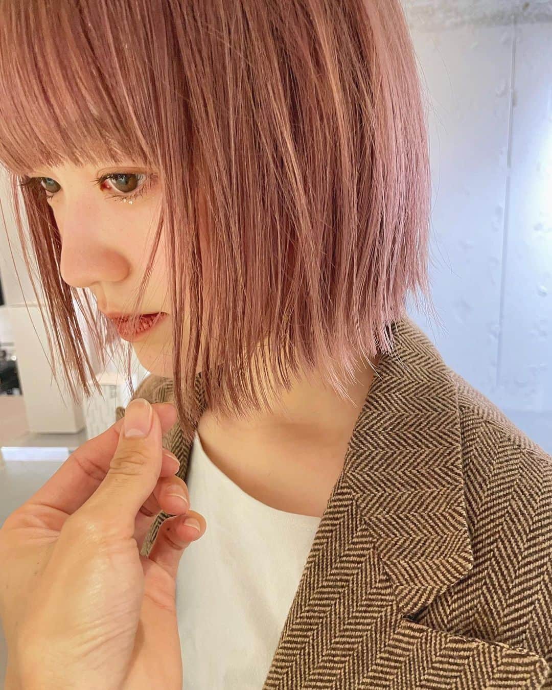 カワシリアツシのインスタグラム：「透けるピンク◎ 甘くなりすぎないように、 ピンクにラベンダー、 ブルーとモノトーンをMIX💪」