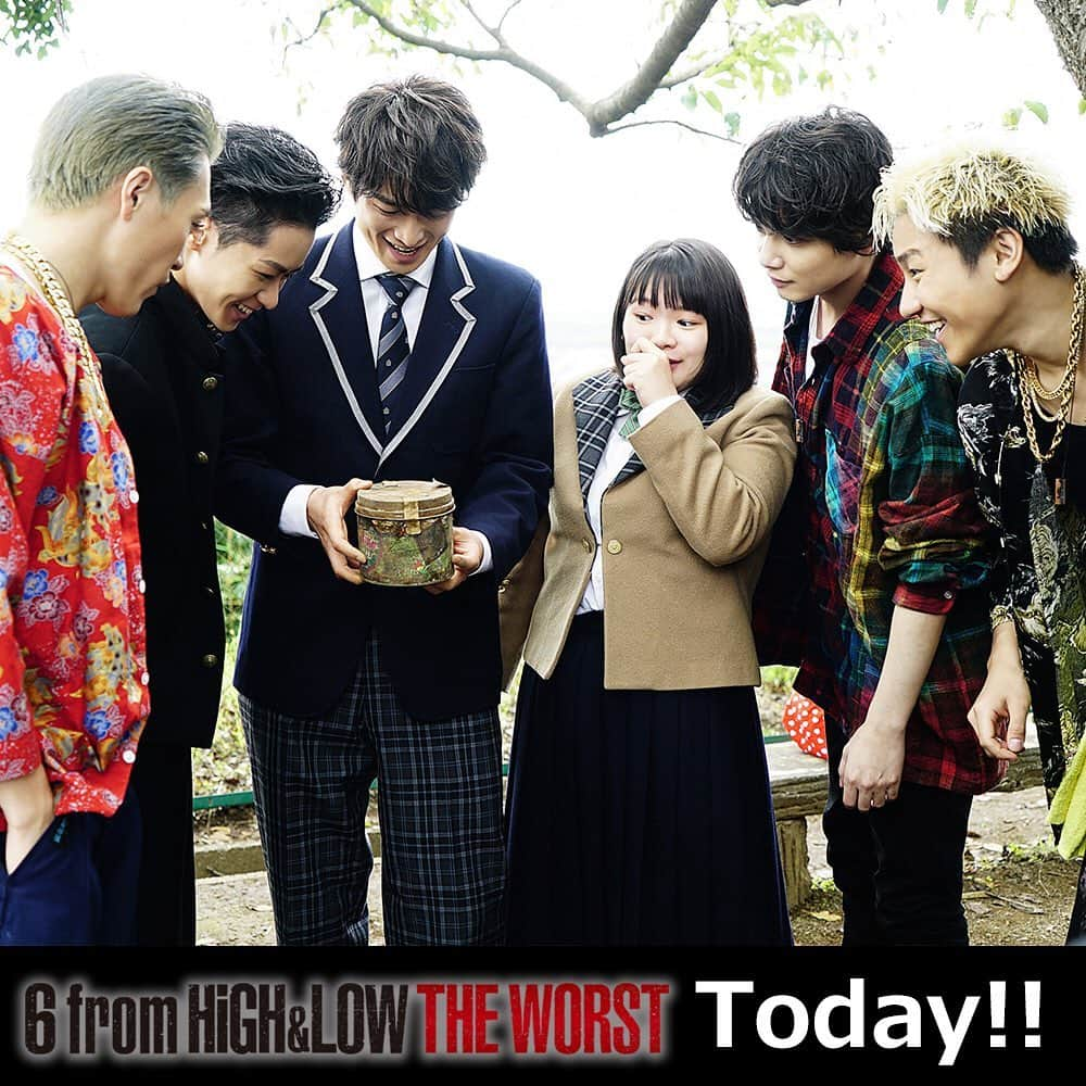 HiGH & LOWさんのインスタグラム写真 - (HiGH & LOWInstagram)「＼本日第1話放送‼／﻿ ﻿ ドラマ「6 from HiGH&LOW THE WORST」が、いよいよ今夜11/19（木）24:59～スタート！﻿ ﻿ そして！このあと19時～オンライントークイベントも開催‼﻿ 幼馴染キャスト6人と一緒に、最速で第1話をオンライン鑑賞しよう！﻿ ﻿ ▼チケットはこちらから﻿ https://baronstream.com/ticket/buhnqp7jfcfasoqlfft0﻿ ﻿ #HiGH_LOW﻿ #high_low_the_worst」11月19日 12時12分 - high_low_official