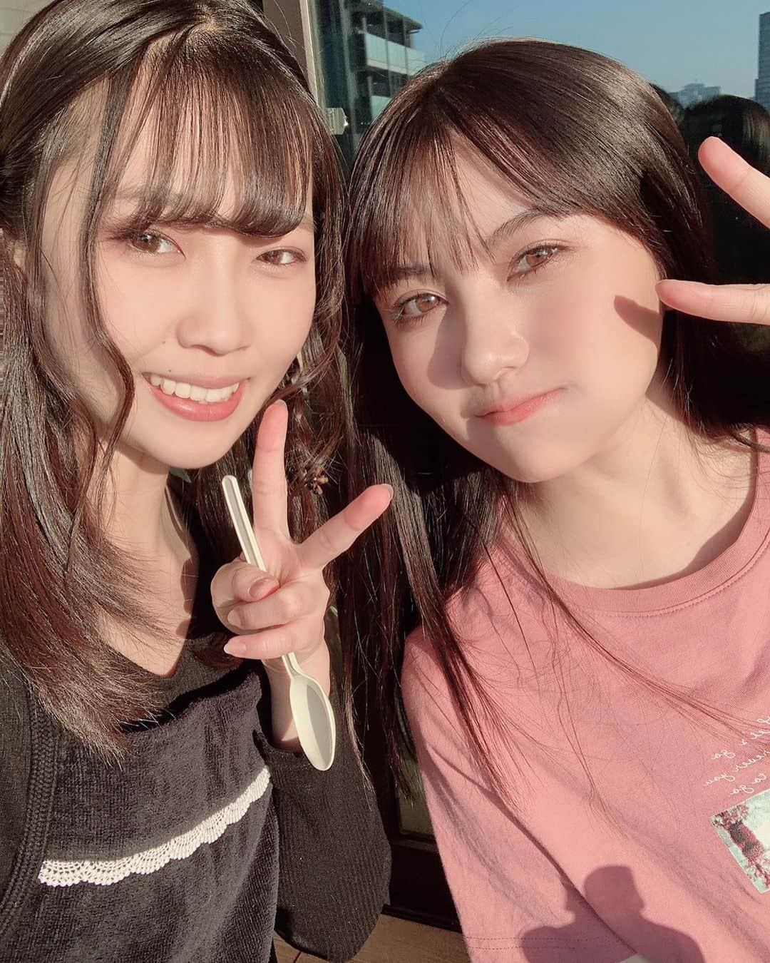 川添りなのインスタグラム：「こんにちは☺️🔅🔆今日もポカポカ良い天気〜〜っ🌈風強いから飛ばされないようにねっ！！😆✨ 写真は中野ちゃんと〜〜〜(@09yuuuki10)  #写真 #ツーショット #かわいい子と💕 #自撮り #instagood  #instagram #instalike  #instapic #insta  #picture」