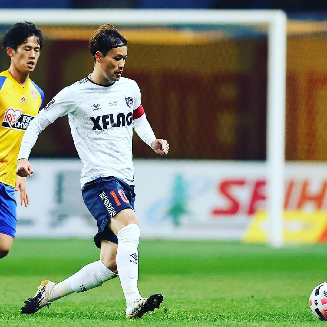 FC東京オフィシャルグッズさんのインスタグラム写真 - (FC東京オフィシャルグッズInstagram)「🔵🔴 vs #ベガルタ仙台  帰ってきた #キャプテン10番東慶悟とともに  @fctokyoofficial  #東慶悟  #FC東京 #fctokyo #tokyo」11月19日 12時14分 - fctokyoofficial