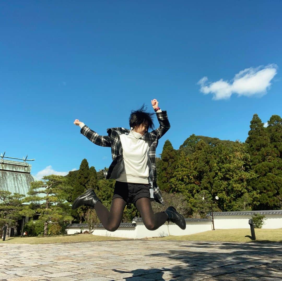 畑亜貴さんのインスタグラム写真 - (畑亜貴Instagram)「飛ぶタイミングが分かった気がした直後に全然撮れてなかったりしてまだまだですが、撮影JOY力は上がってきたかもしれませんおはようございます🌞 #アキハタ勢いある写真修行」11月19日 12時35分 - akihata.jp