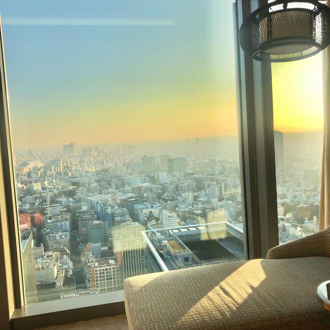 山田優依さんのインスタグラム写真 - (山田優依Instagram)「Mandarin morning   パンケーキやフレンチトースト、和定食の中から ズワイガニのエッグベネディクトに  ホテルモーニングではいつも エッグベネディクトにしちゃう不思議  #Japan #Tokyo #MandarinOrientalTokyo  #staycation」11月19日 12時36分 - yui_gourmetwalker
