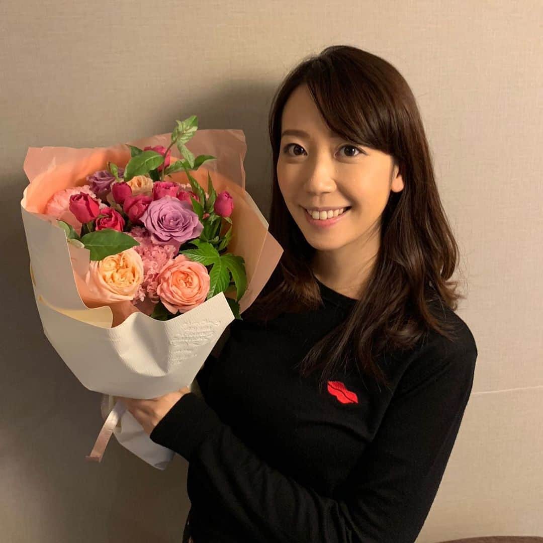 のインスタグラム：「皆様にご報告です。 . この度、新たな命を授かりました。 すでに安定期に入っていまして、年末まで仕事をさせて頂き、その後産休に入る予定です。 . 会社員という立場でありながら、このような形で発表することには迷いもありました。 ただ、お腹が少しずつ目立ってきていること、 番組交代の時期も近づいていることから、 このタイミングでのご報告とさせて頂きました。 . 残りわずかとなりましたが、 体調に気をつけながら 年末までしっかりと番組を務めていきますので、 引き続きよろしくお願い致します。」