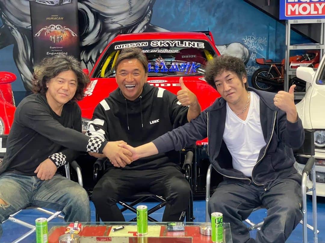 のインスタグラム：「3 Legends meet up together!! Great to see you again !! We will build special car together!! get start big project next year !! Stay tune !! We will tell fun of car modification to young generation!! 初めての3人対談😊RWB✖︎ROCKET BUNNY✖︎LIBERTY WALK お互い認め合う3人から！ 初の3人のコラボレーションカーが来年誕生する🙂 お楽しみに🙂ワァーオ @trakyoto  @rwb_rauhweltbegriff」