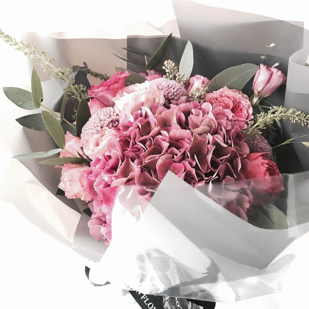 Florist.janeさんのインスタグラム写真 - (Florist.janeInstagram)「#블스꽃다발 💕 #꽃다발」11月19日 14時11分 - jane.florist