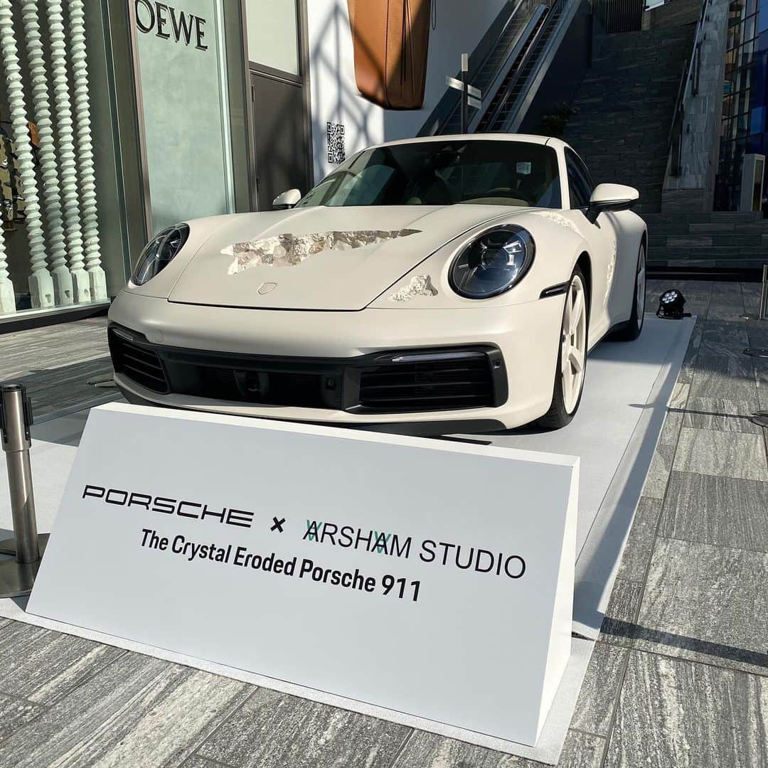 Porsche Japanさんのインスタグラム写真 - (Porsche JapanInstagram)「侵食された911?  ダニエル・アーシャムの象徴的なモチーフを外観に取り入れたアートカー「Crystal Eroded Porsche 911」を渋谷パルコにて本日限定で公開。 どうぞお立ち寄り下さい。  #ポルシェ #Porsche #911 #DanielArsham #アート #渋谷PARCO1周年おめでとうこざいます」11月19日 14時23分 - porsche_japan