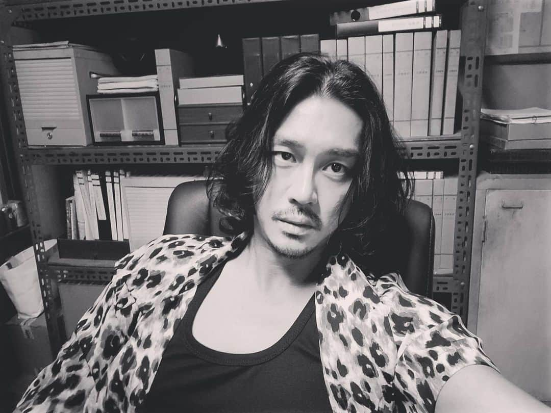 ソンヒョクさんのインスタグラム写真 - (ソンヒョクInstagram)「#leopard ? #shooting」11月19日 14時50分 - sunghyukred