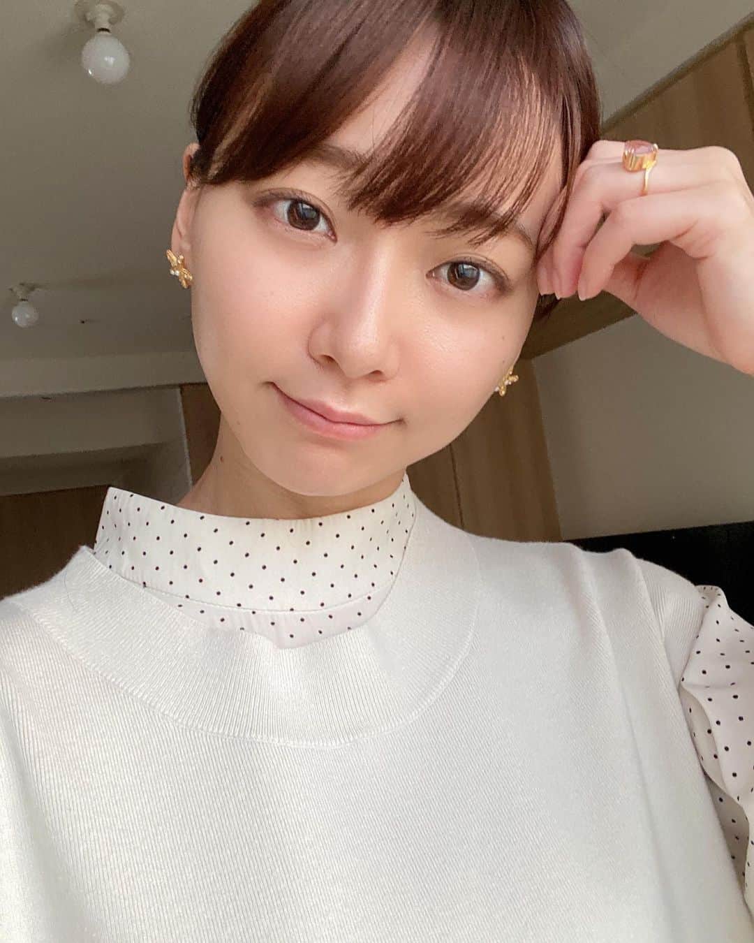 葉月祥子のインスタグラム：「心温まる励ましのコメント、全て大切に読ませて頂きました💐本当に本当に、ありがとうございました😭﻿ ﻿ ﻿ ﻿ 私だけじゃない’皆さまも同じ様に辛い経験をされているのに、、 本当に素敵な言葉をかけてくださって…頂いたコメント読みながら、涙が止まらなくなってしまい。。😂﻿ ﻿ ﻿ ﻿ たくさん泣いた後、また少しだけ、心が温かくなりました。本当にありがとう❣️﻿ ﻿ ﻿ ﻿ おじいちゃんに会えない寂しさはきっと一生消えないけど、だけど前よりもっと近くで見守ってくれてるはずだから、おじいちゃんが好きでいてくれた笑顔を大切にして 生きていこうと思います🌞﻿ ﻿ ﻿ こうして皆さんに助けてもらえたように、私も少しずつ、愛情をお返しできたらいいな。﻿ ﻿ ﻿ ﻿ ﻿ ♡もコメントも、とっても励みになりました💐﻿ ﻿ ﻿ ﻿ ﻿ ﻿ 無理はしないですが、また元気な顔見せていきますね♪♪📸﻿ ﻿ ﻿ ﻿ ﻿ 皆さまの今日も明日も明後日も、とっても素敵な毎日に なりますように💐✨  #spacecraft  #葉月祥子」